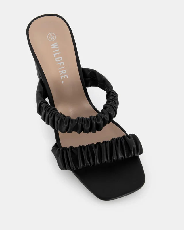 EMILEE HEEL