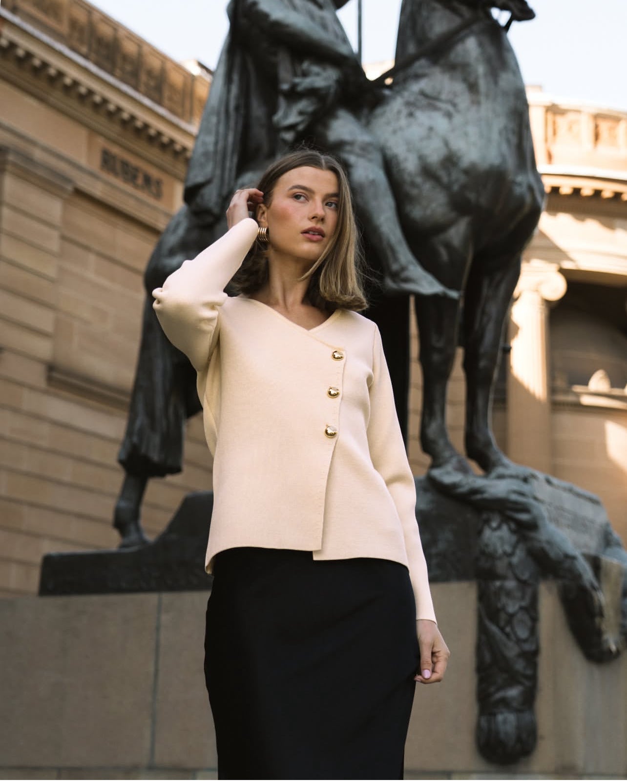 GENEVIEVE KNIT