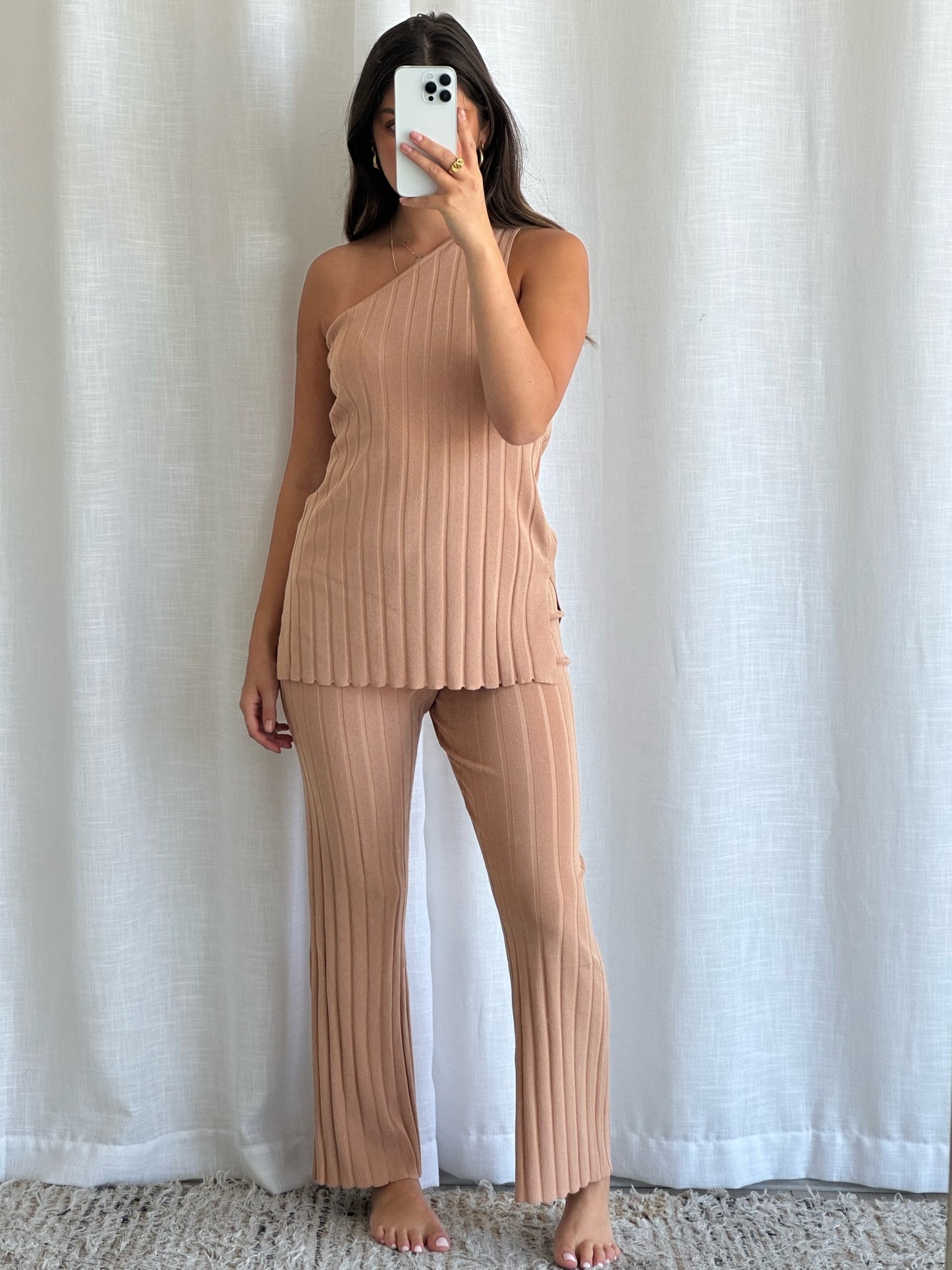 ONE SHOULDER KNIT