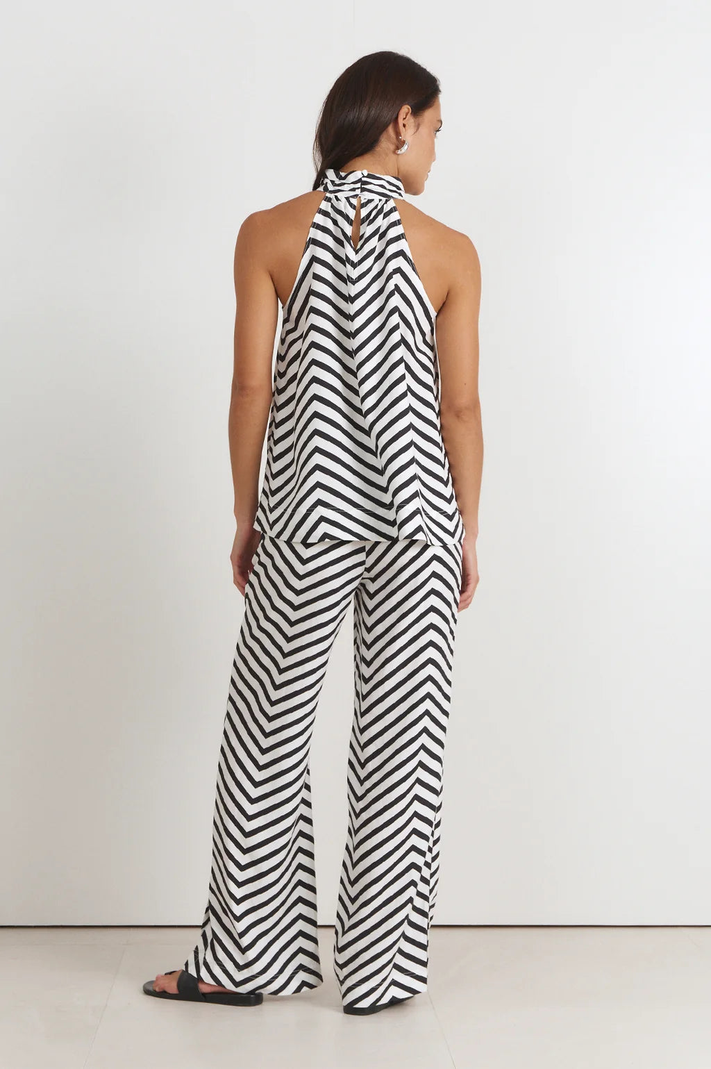 KENDRA HIGH NECK CHEVRON