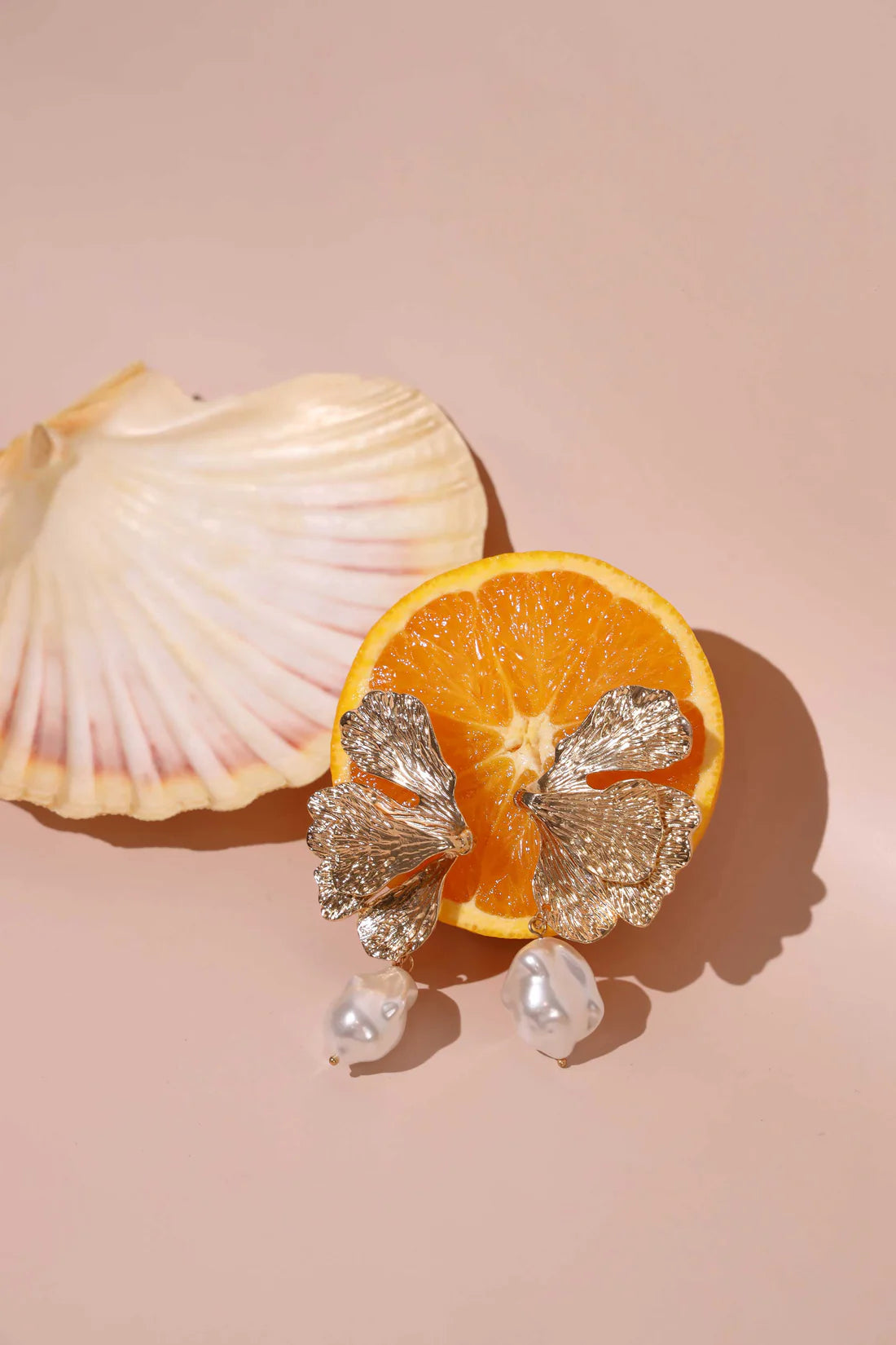 GOLD LEAF AND PEARL DROP
