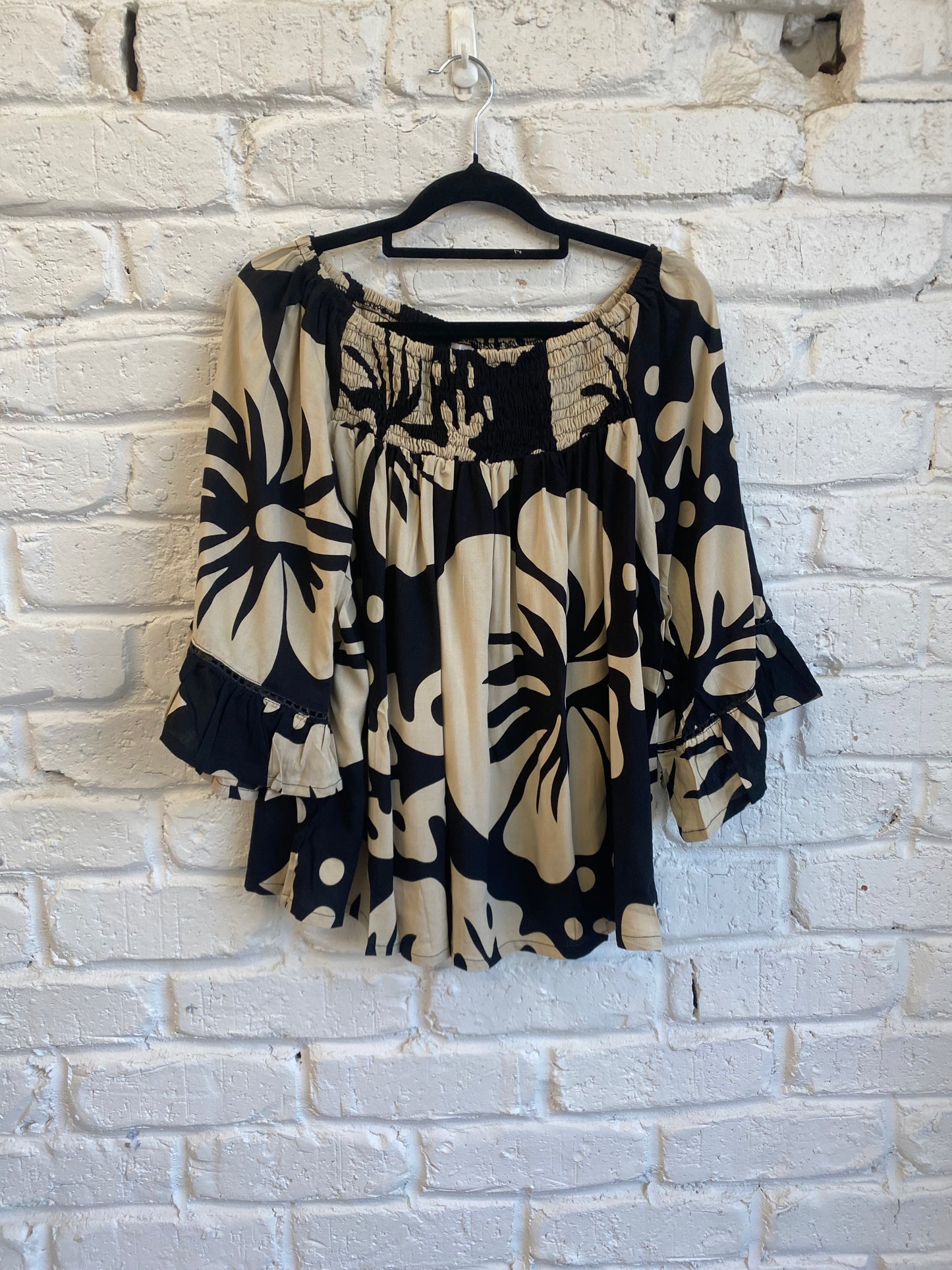 ROUCHED BELL SLEEVE TOP