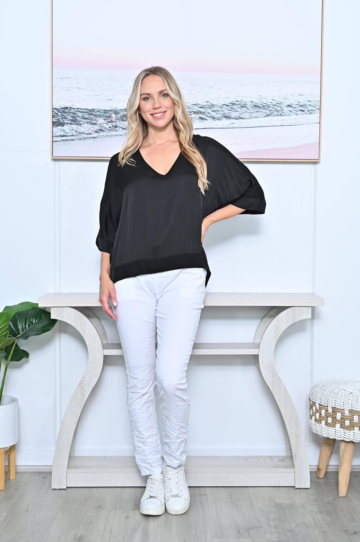 SILK V-NECK TEE