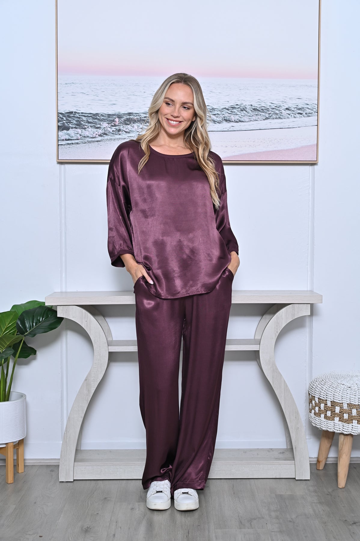 ROUND NECK LONG SLEEVED TOP