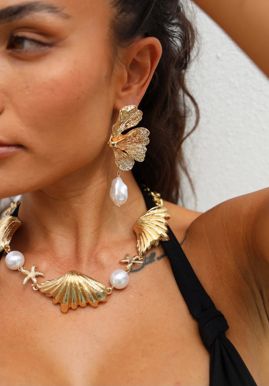 GOLD LEAF AND PEARL DROP