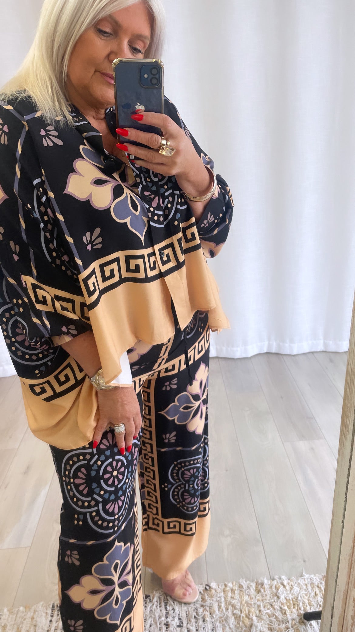 AMINA TILE PRINT TOP