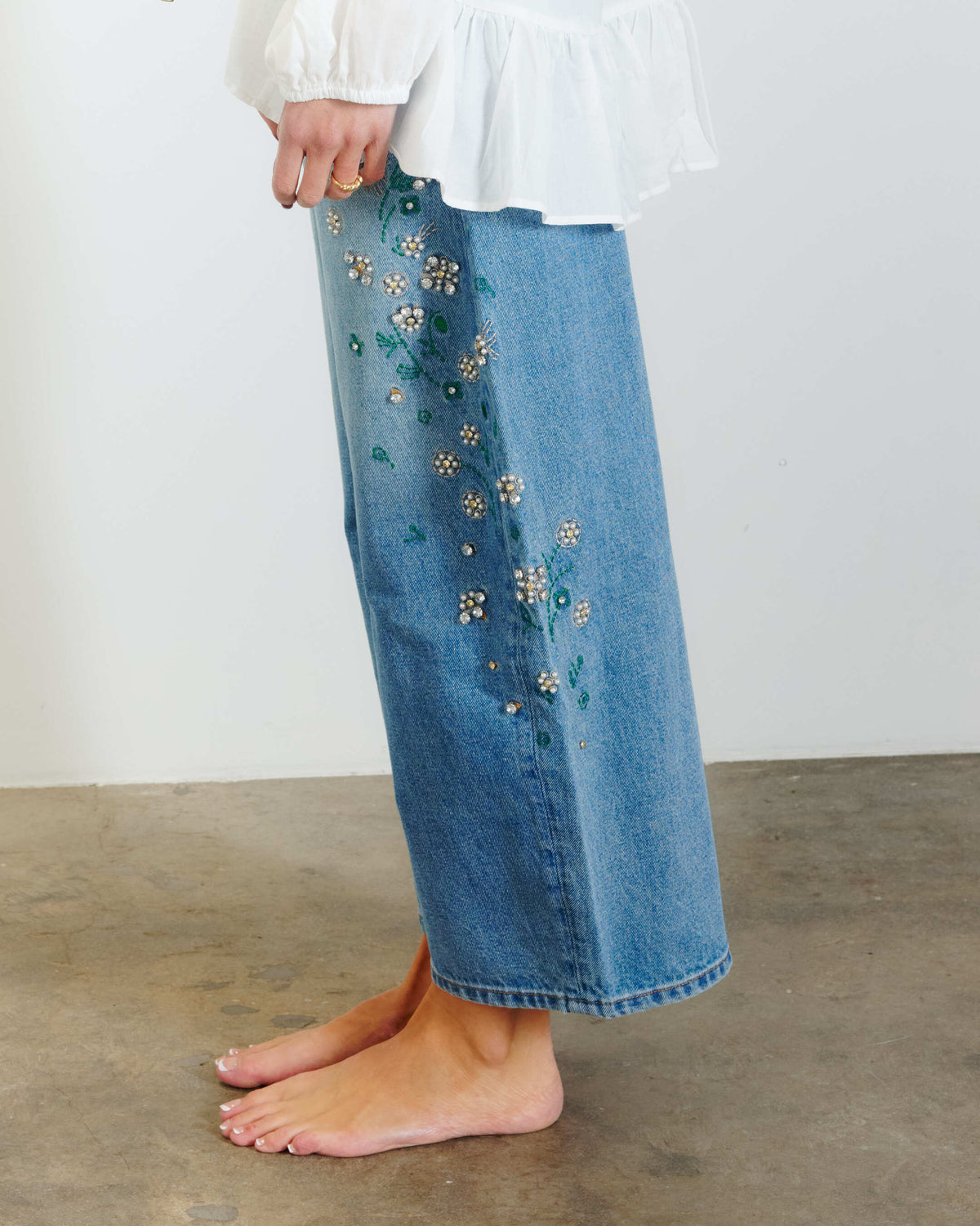 BEJEWELED BARREL JEANS