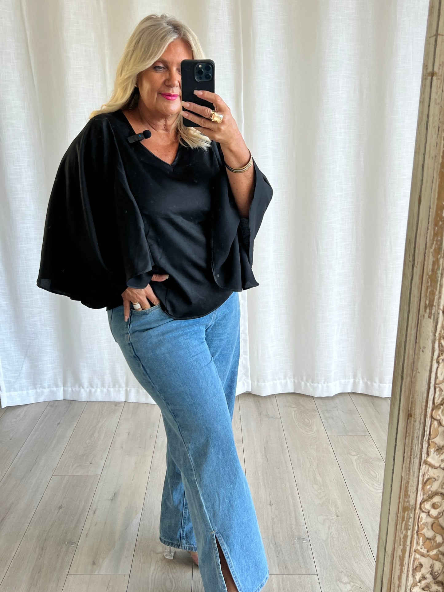 SATIN FLUTTER SLEEVE TOP