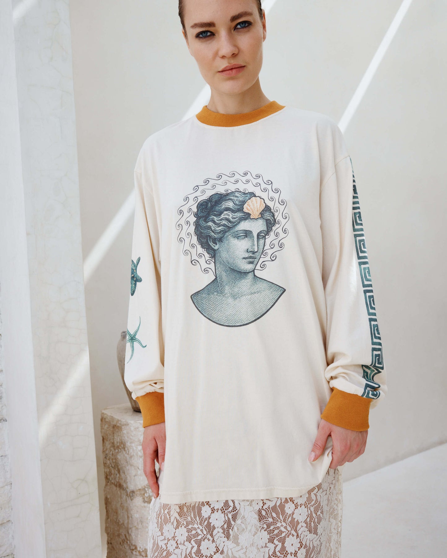 GODESS IS TEE