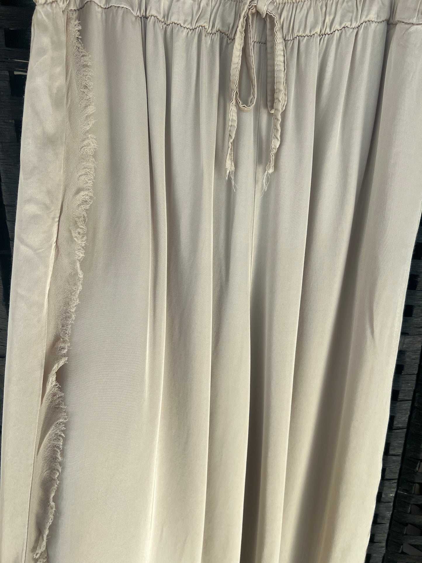 EVA SILK FRAY PANT