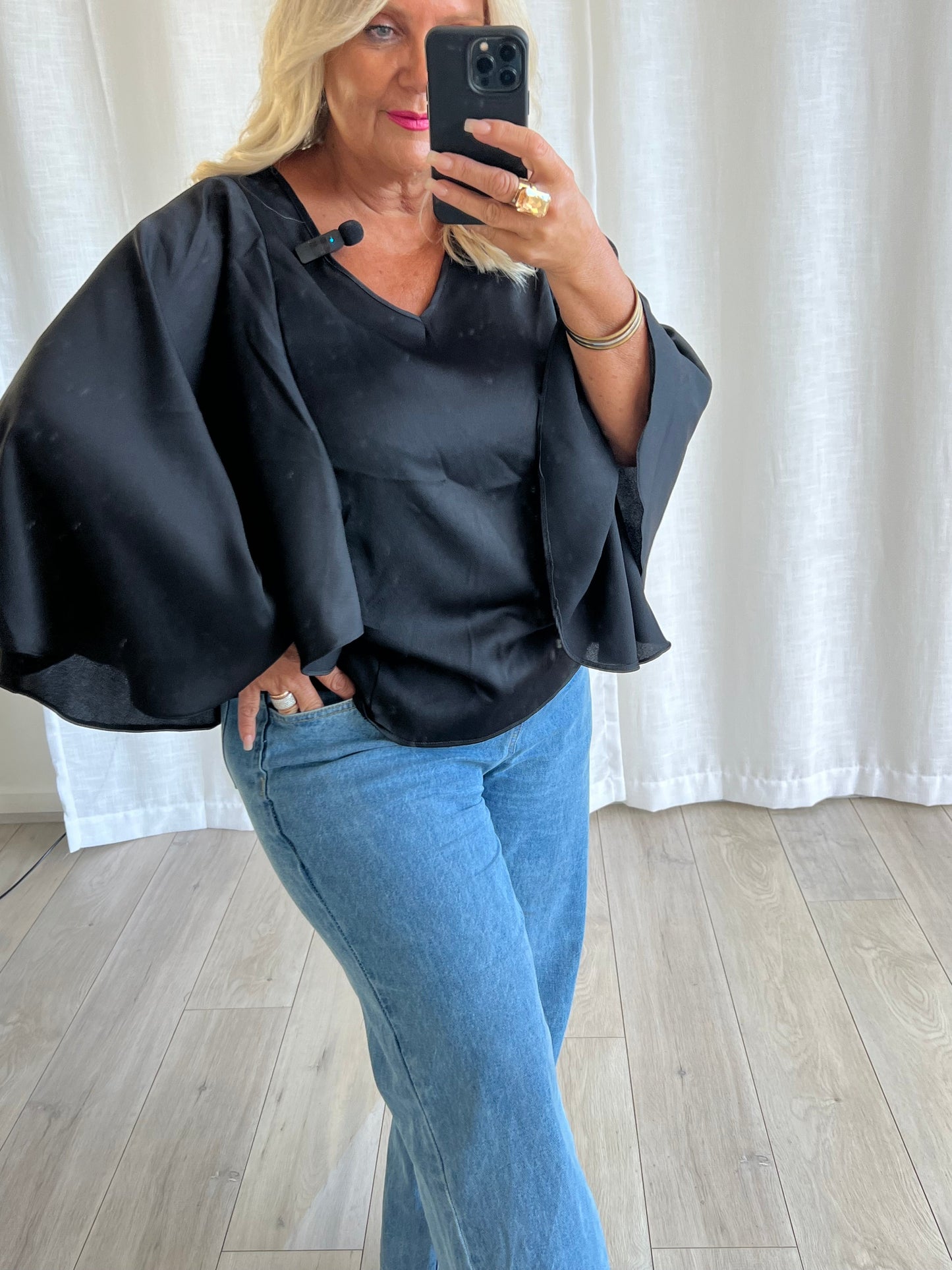 SATIN FLUTTER SLEEVE TOP