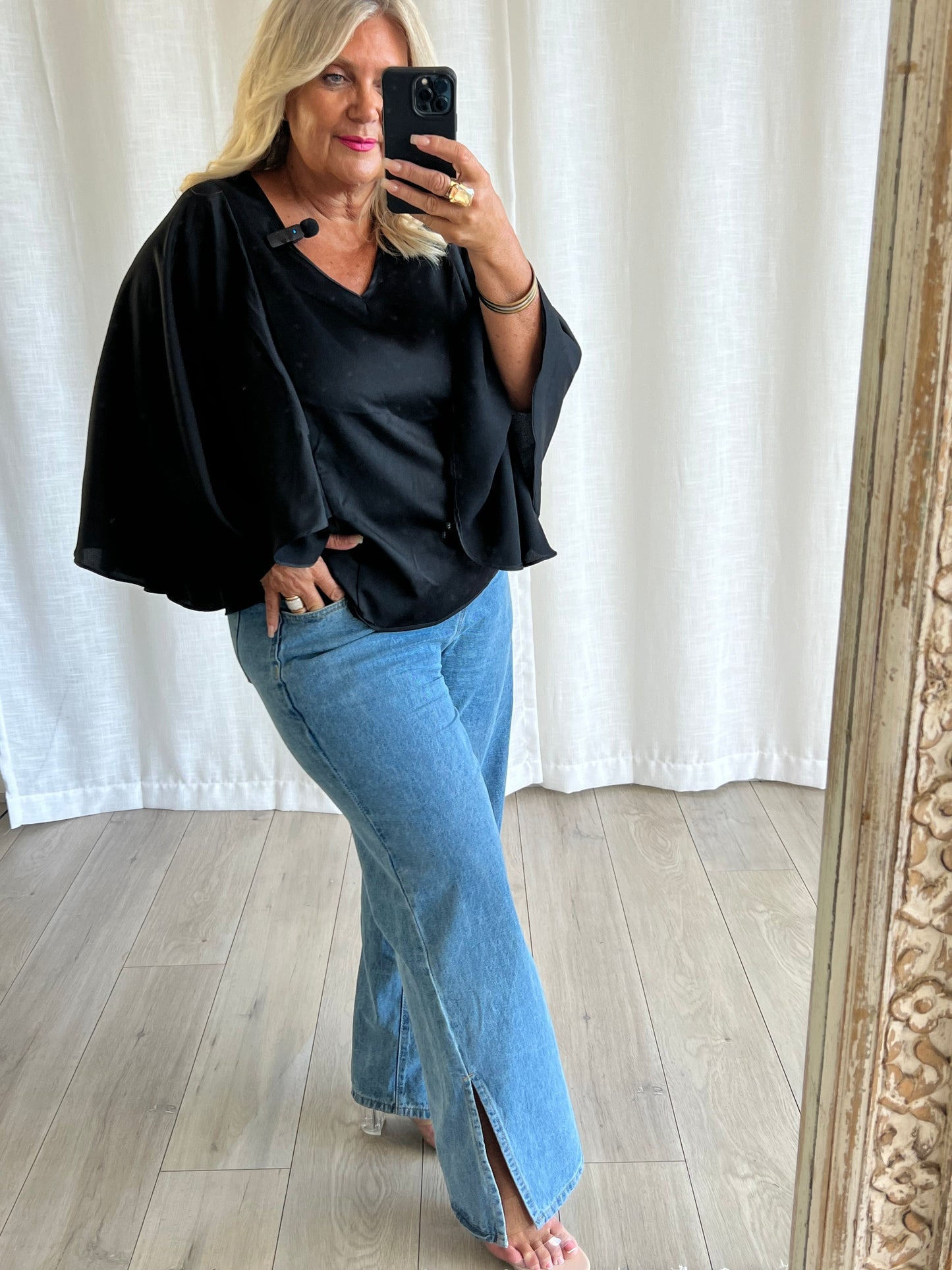 SATIN FLUTTER SLEEVE TOP