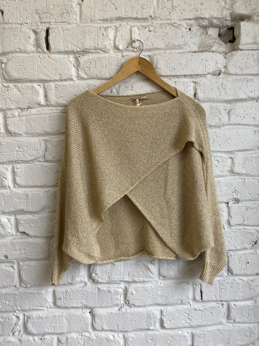 GOLDIE TOP