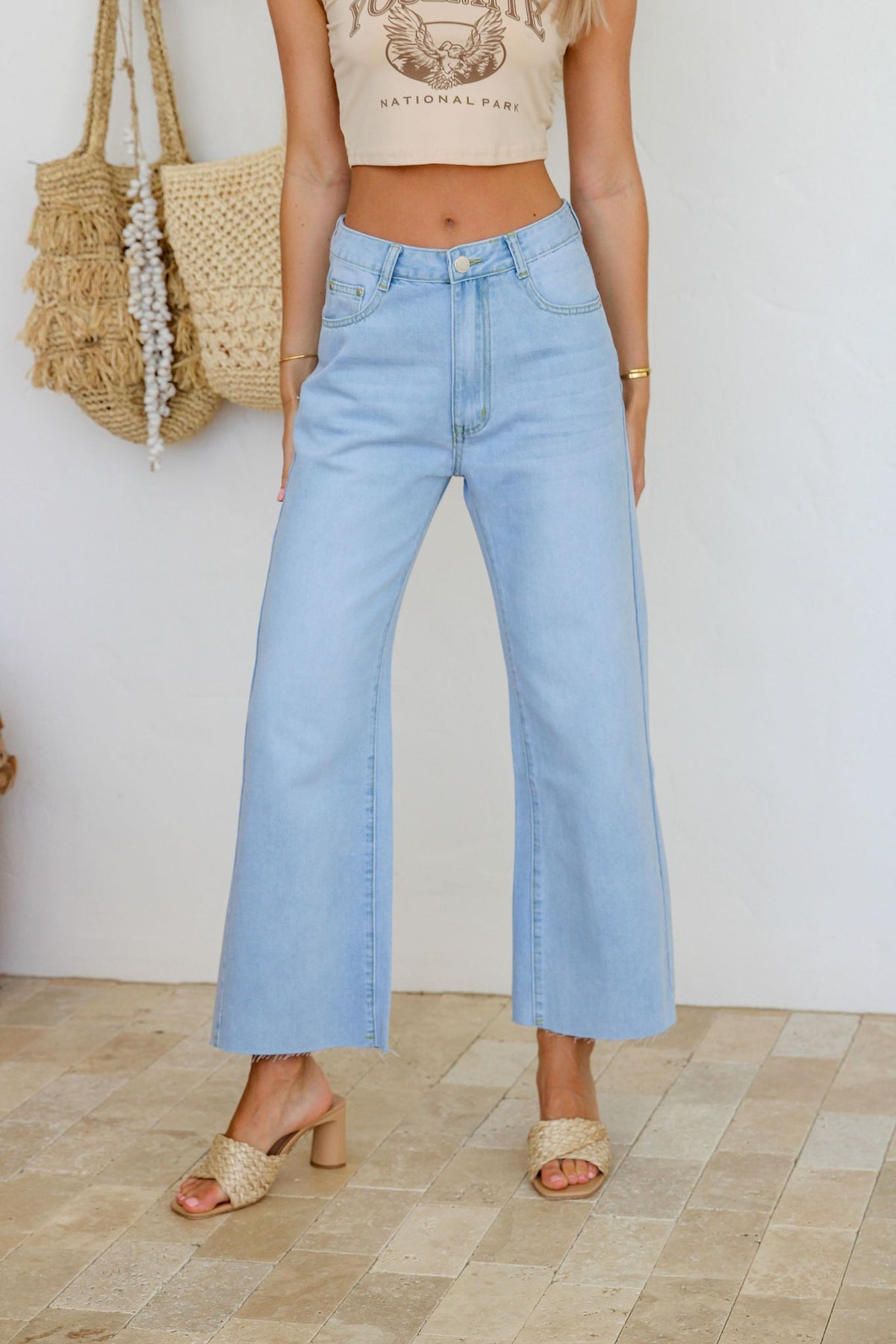 WIDE LEG STRAIGHT CUT JEAN