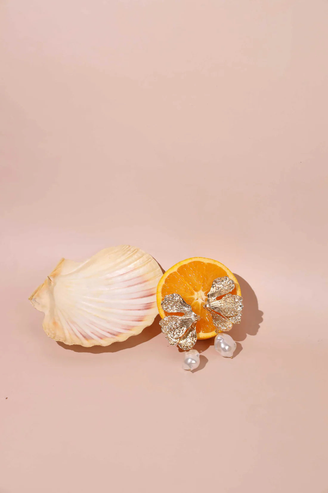 GOLD LEAF AND PEARL DROP