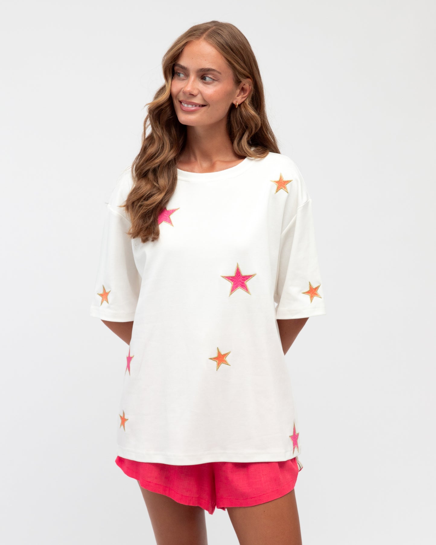 STAR EMBROIDERED TEE