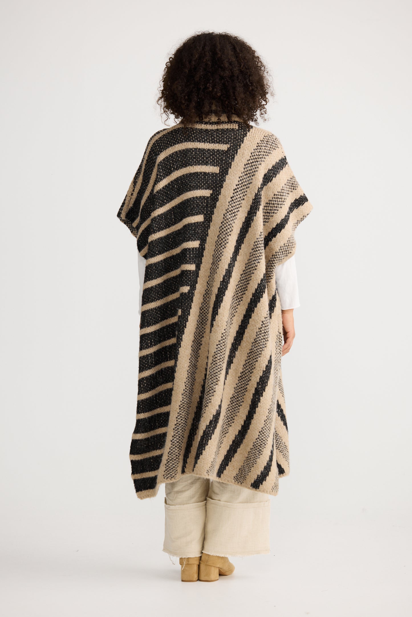 MIRADOR KNIT CAPE