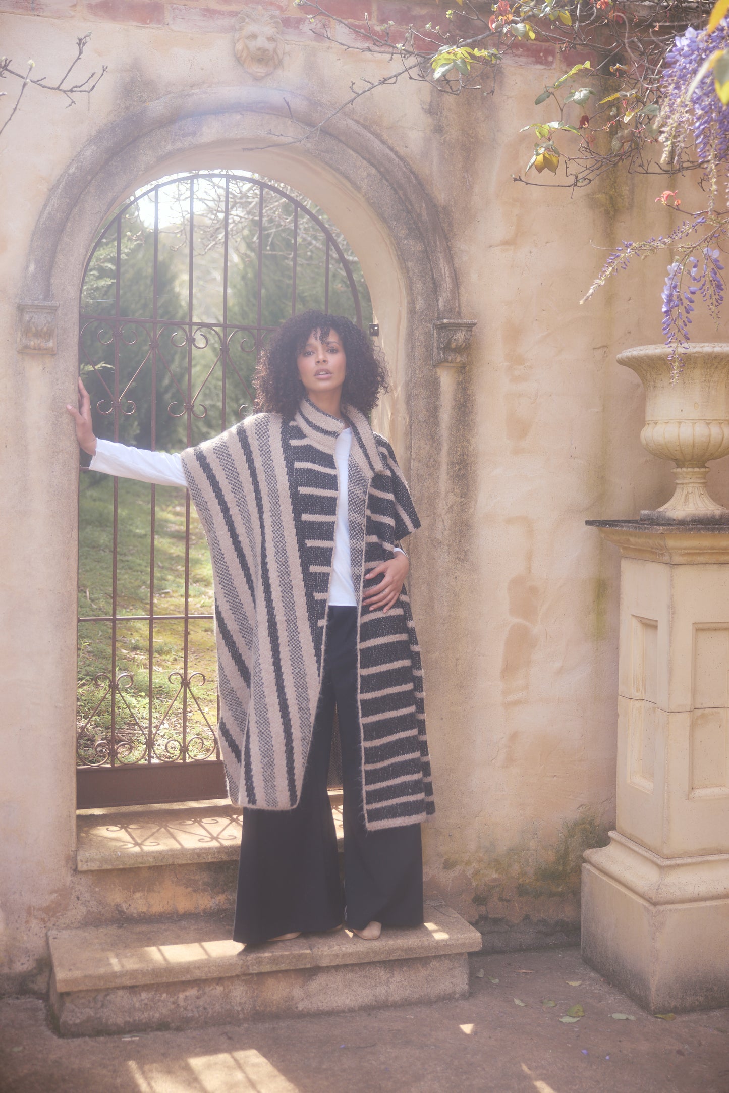 MIRADOR KNIT CAPE