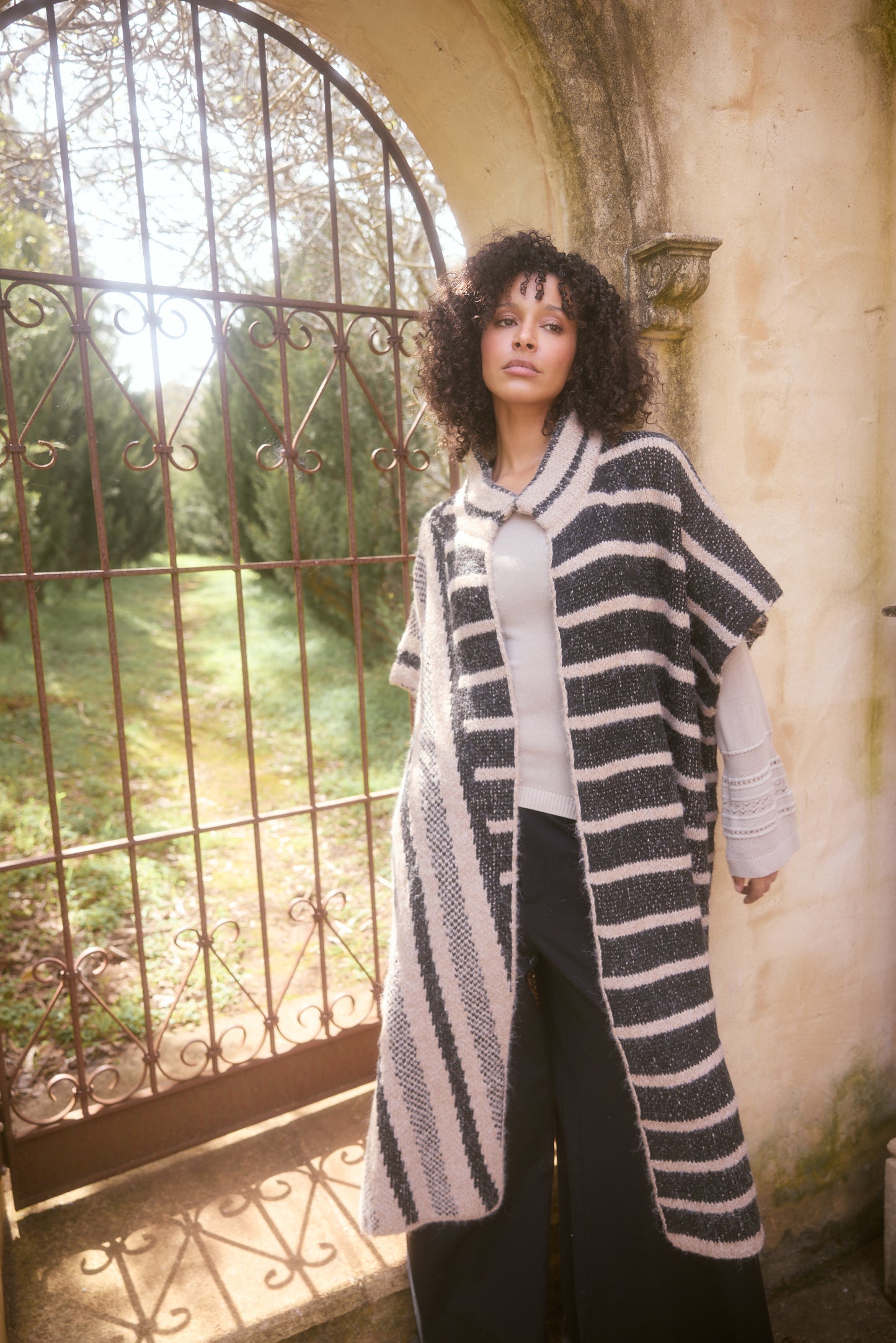 MIRADOR KNIT CAPE