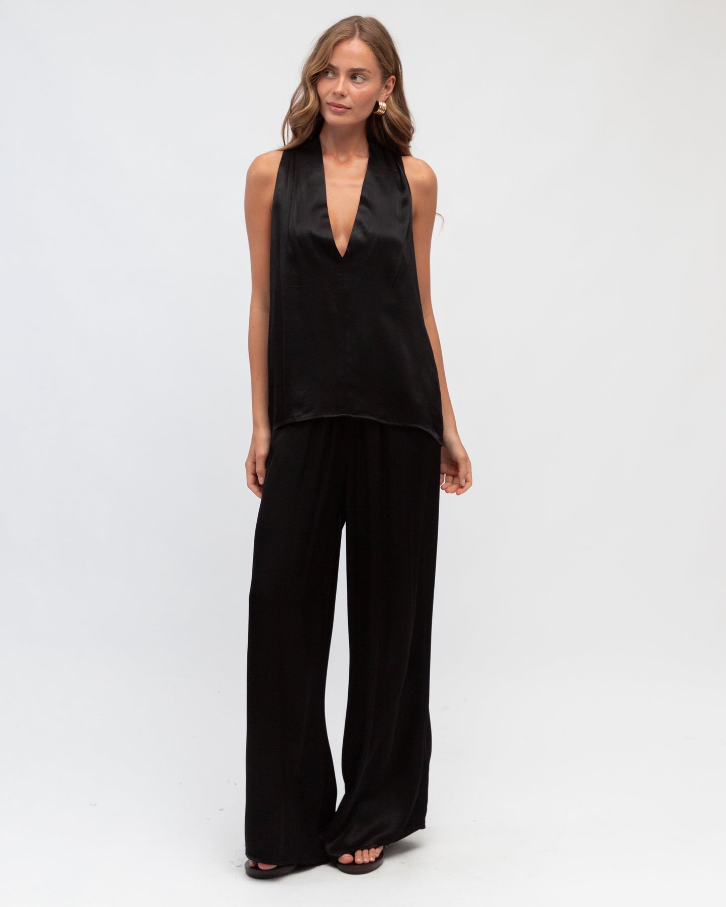 V-NECK TUCK DETAIL TANK