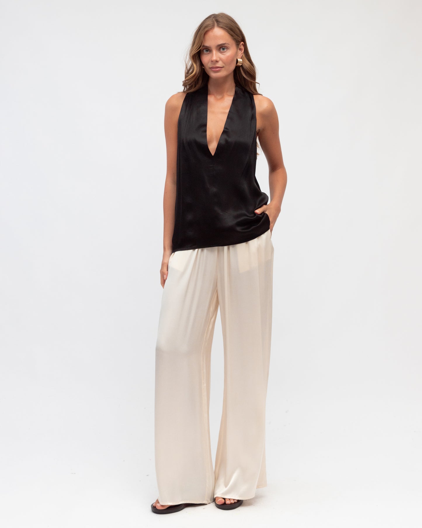 V-NECK TUCK DETAIL TANK