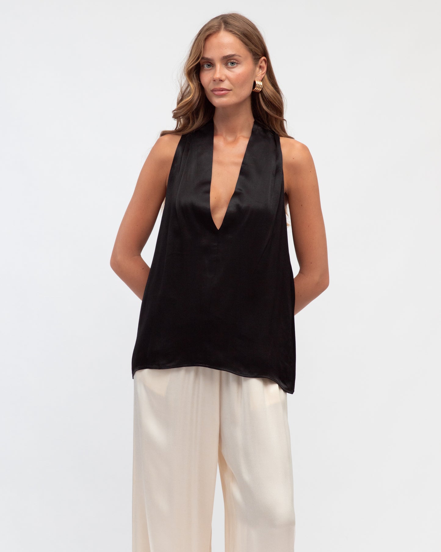 V-NECK TUCK DETAIL TANK