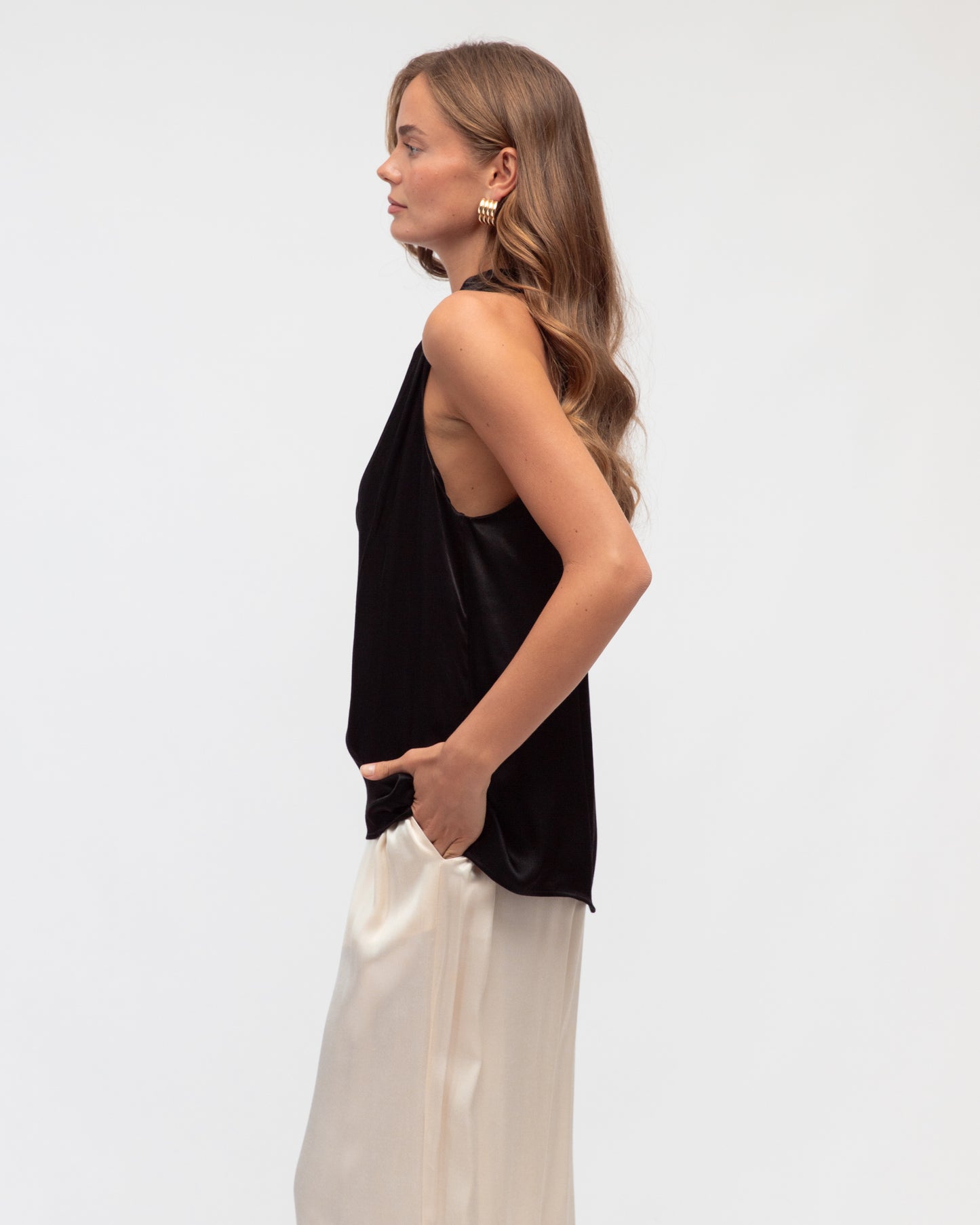 V-NECK TUCK DETAIL TANK