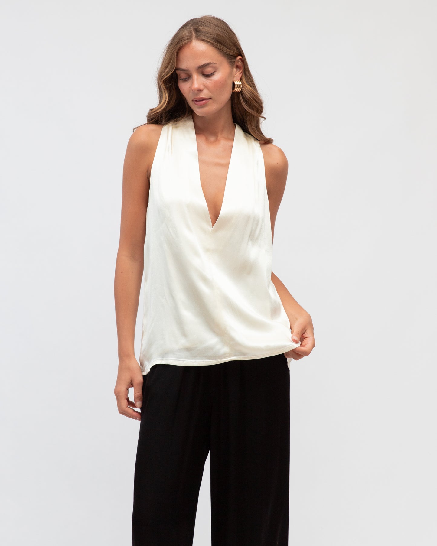 V-NECK TUCK DETAIL TANK