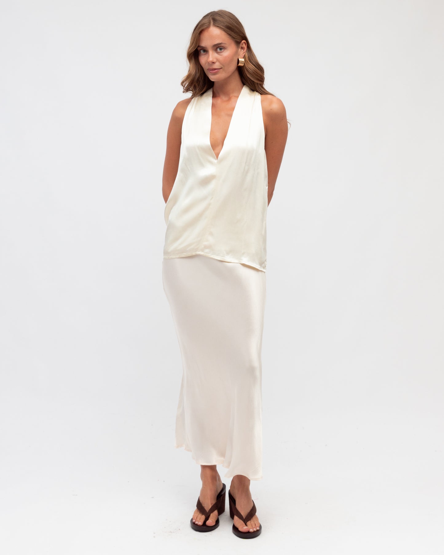 V-NECK TUCK DETAIL TANK