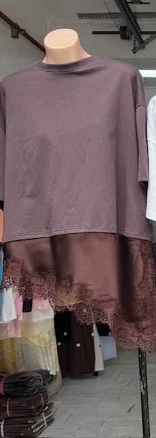CHOC PANEL LACE TEE