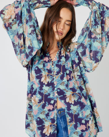 NAVY FLORAL DREAMS BLOUSE