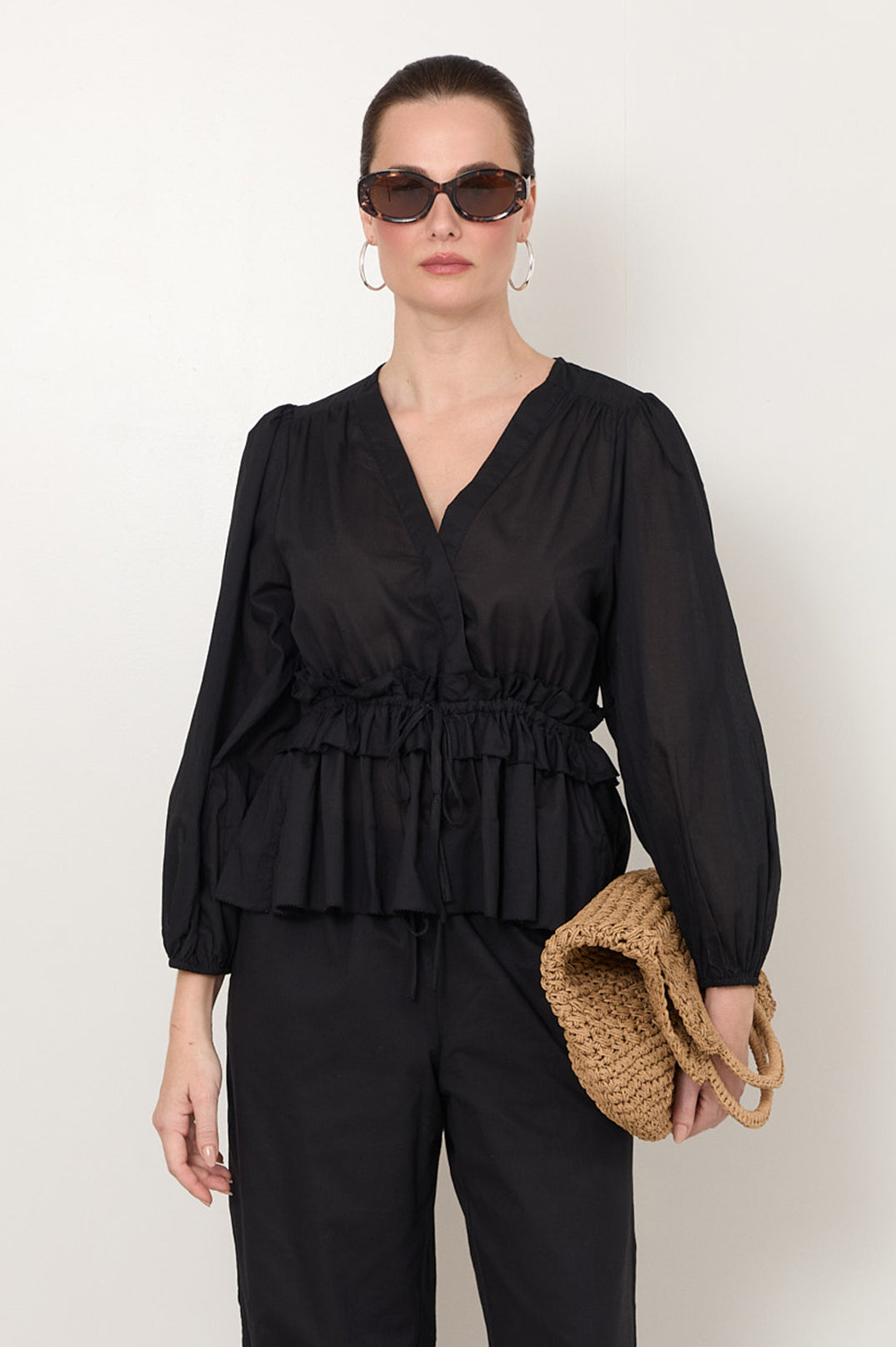 REMI V-NECK TOP