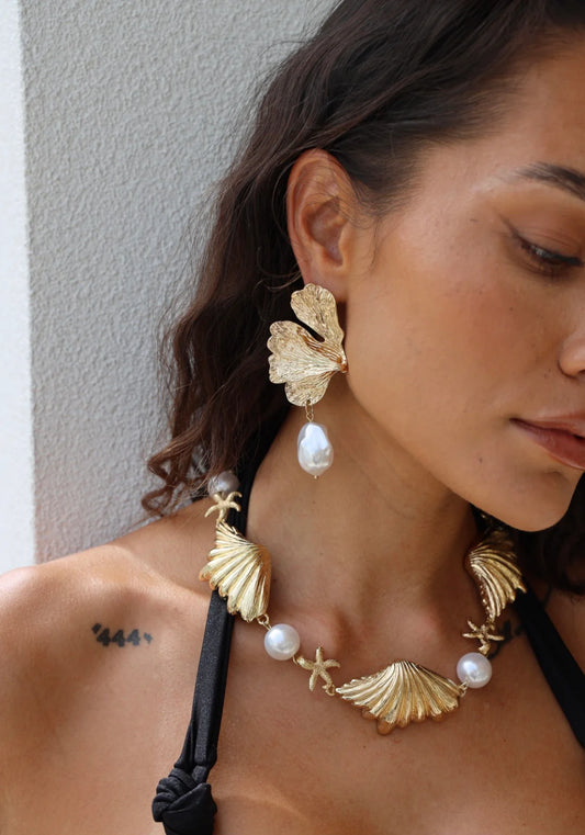 GOLD LEAF AND PEARL DROP