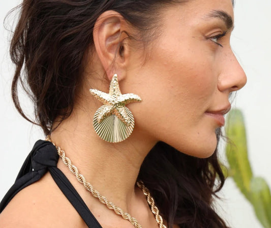 SHELL AND STAR STUD EARING
