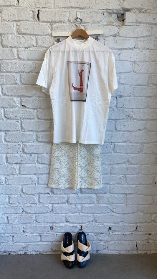 HIGH KICKS MARTINI TEE