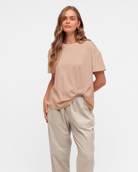EASY TUCK TEE