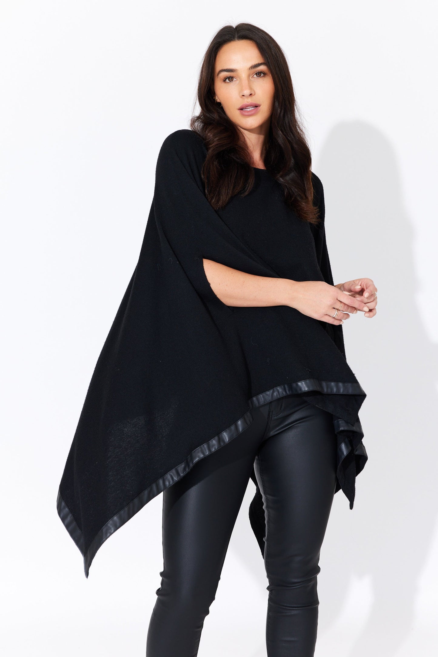 LIA PU PONCHO