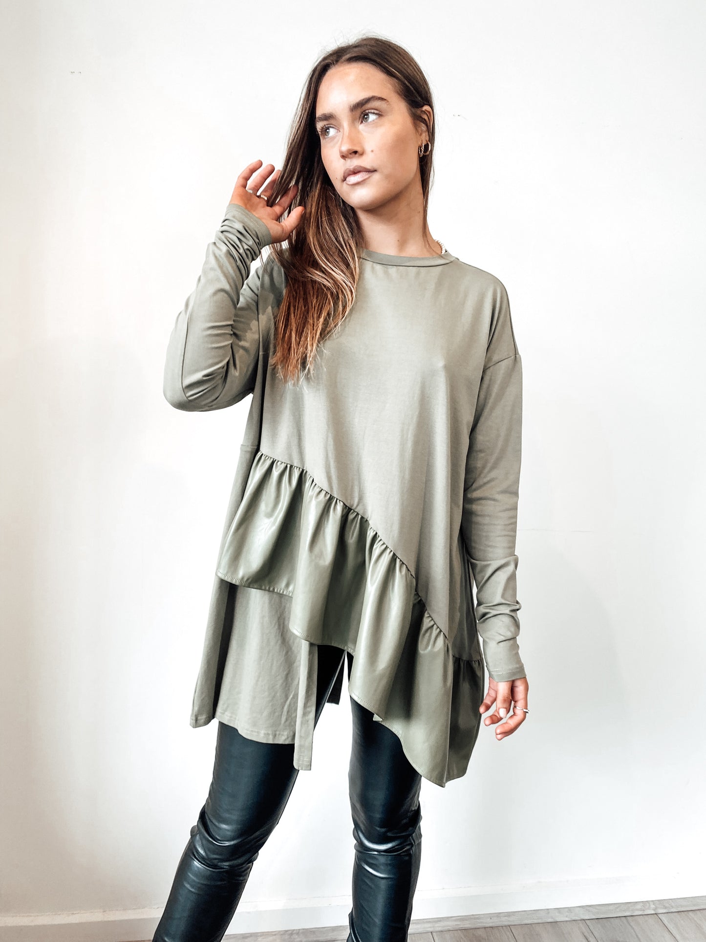 Revolve Basic - Khaki