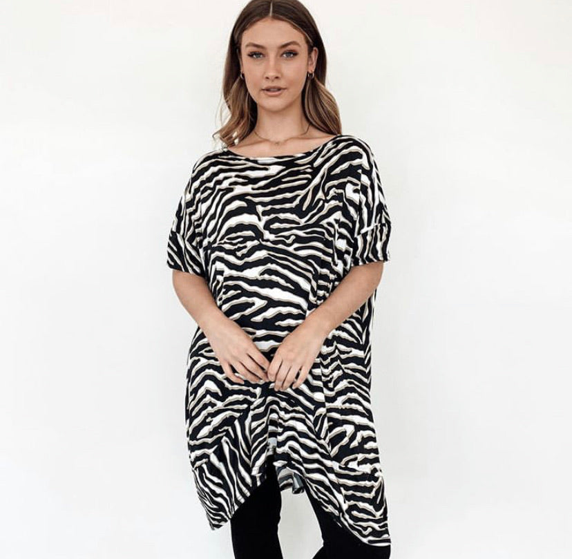 CURVED HEM BASIC - ZEBRA PRINT