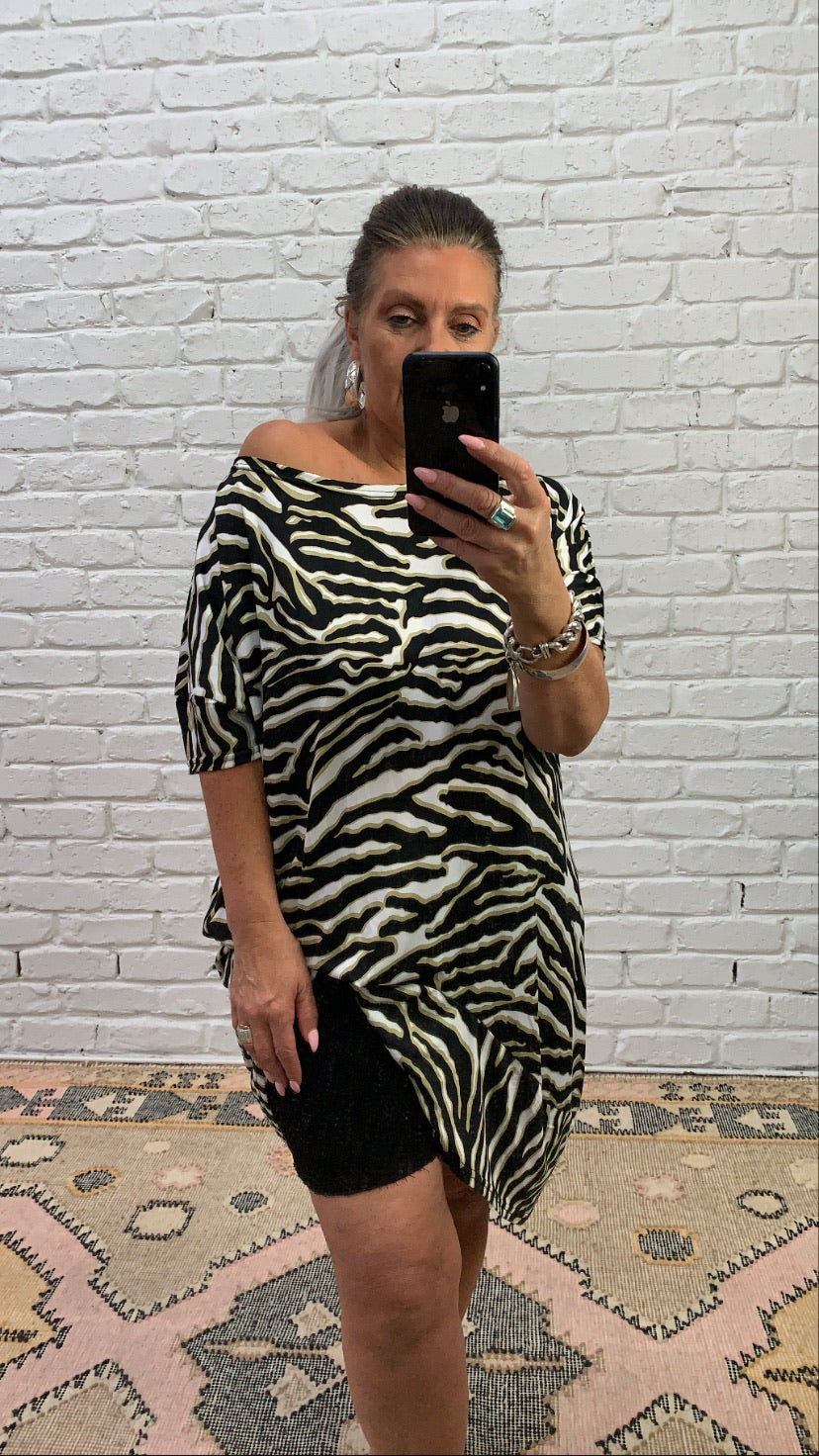 CURVED HEM BASIC - ZEBRA PRINT