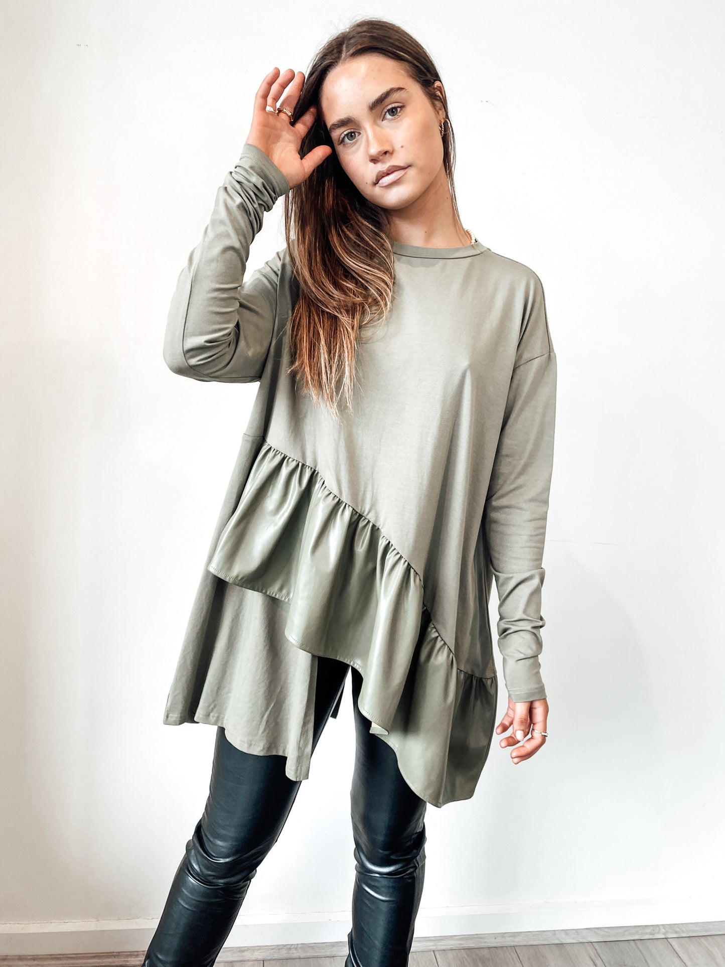 Revolve Basic - Khaki